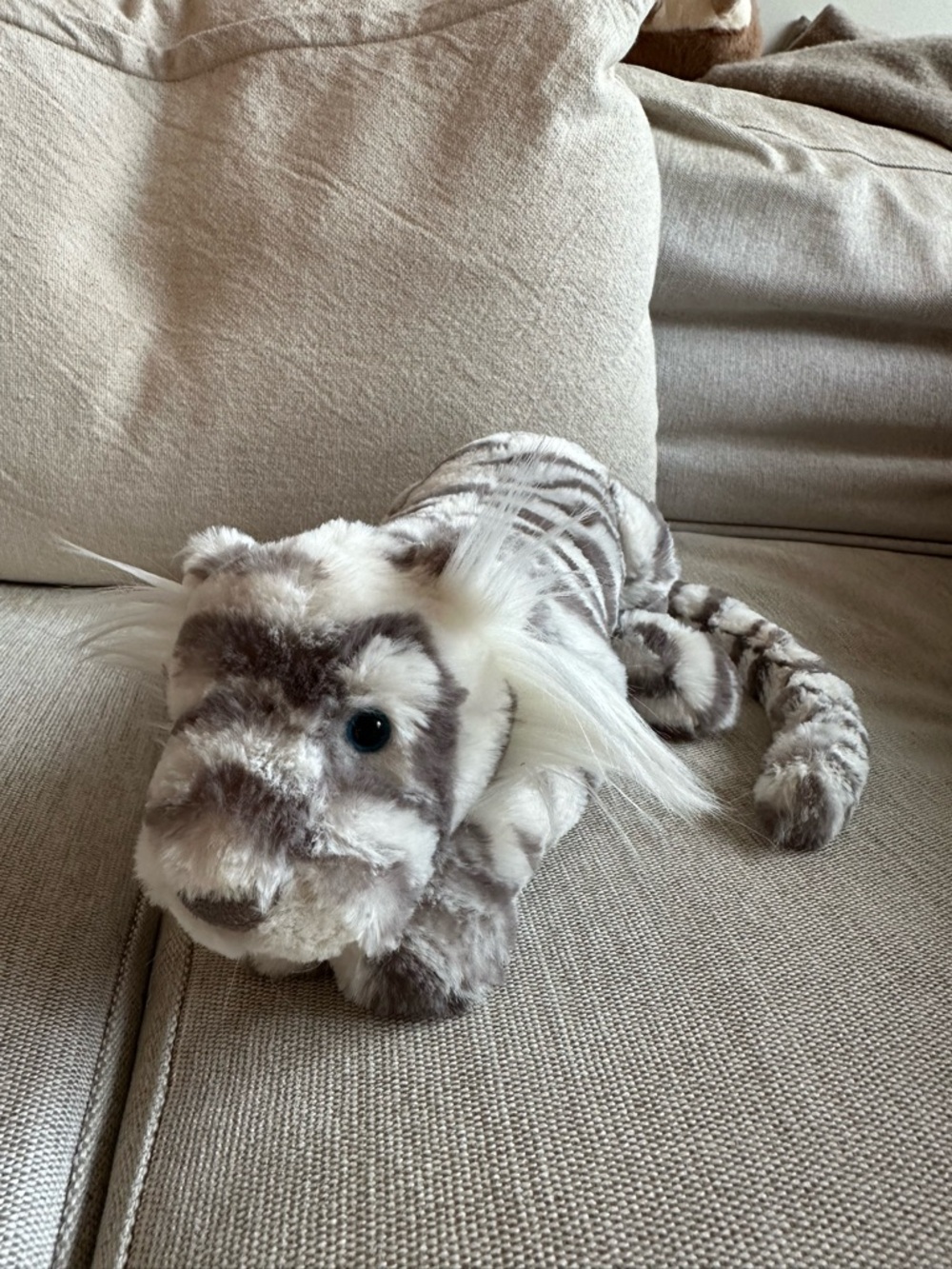 Jellycat Sacha Snow Tiger